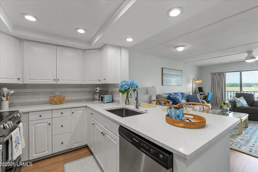 100 Helmsman Way #214, Hilton Head Island, SC 29928 - Image #2