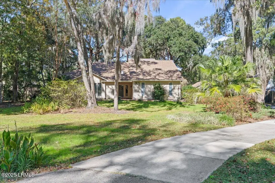 31 Chesterfield Lake Drive, Beaufort, SC 29906 - Image #2