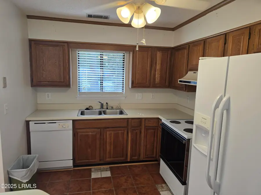 18 Middle Road, Beaufort, SC 29907 - Image #2