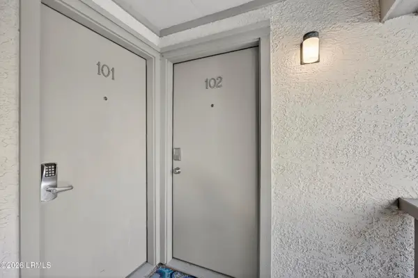 36 Deallyon Avenue #102, Hilton Head Island, SC 29928