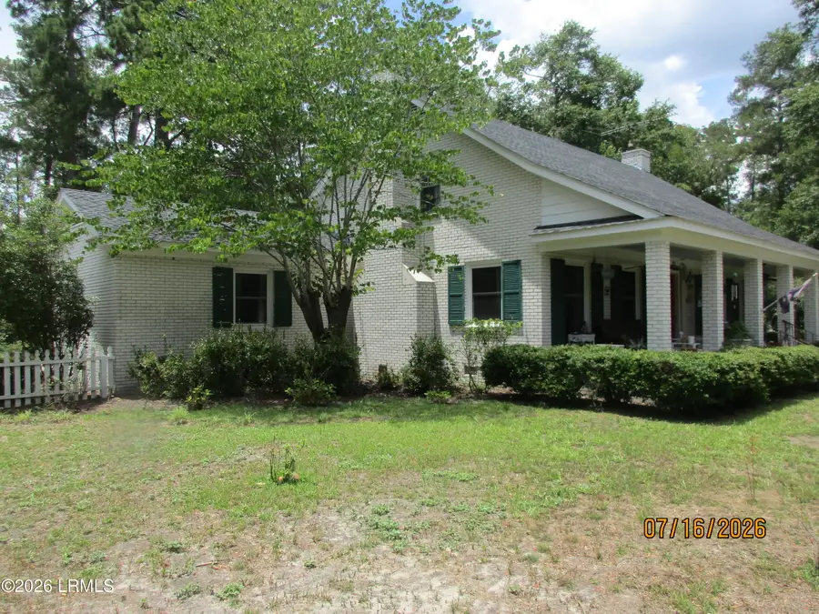 383 W Carolina Avenue, Varnville, SC 29944 - #2