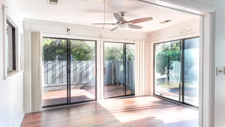 958 Oakwood Ln., Myrtle Beach, SC 29572 - Image #3