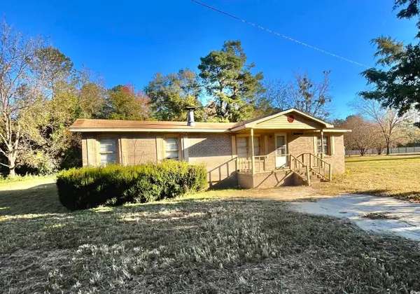 103 Bulldog Ln, Lake City, SC 29560