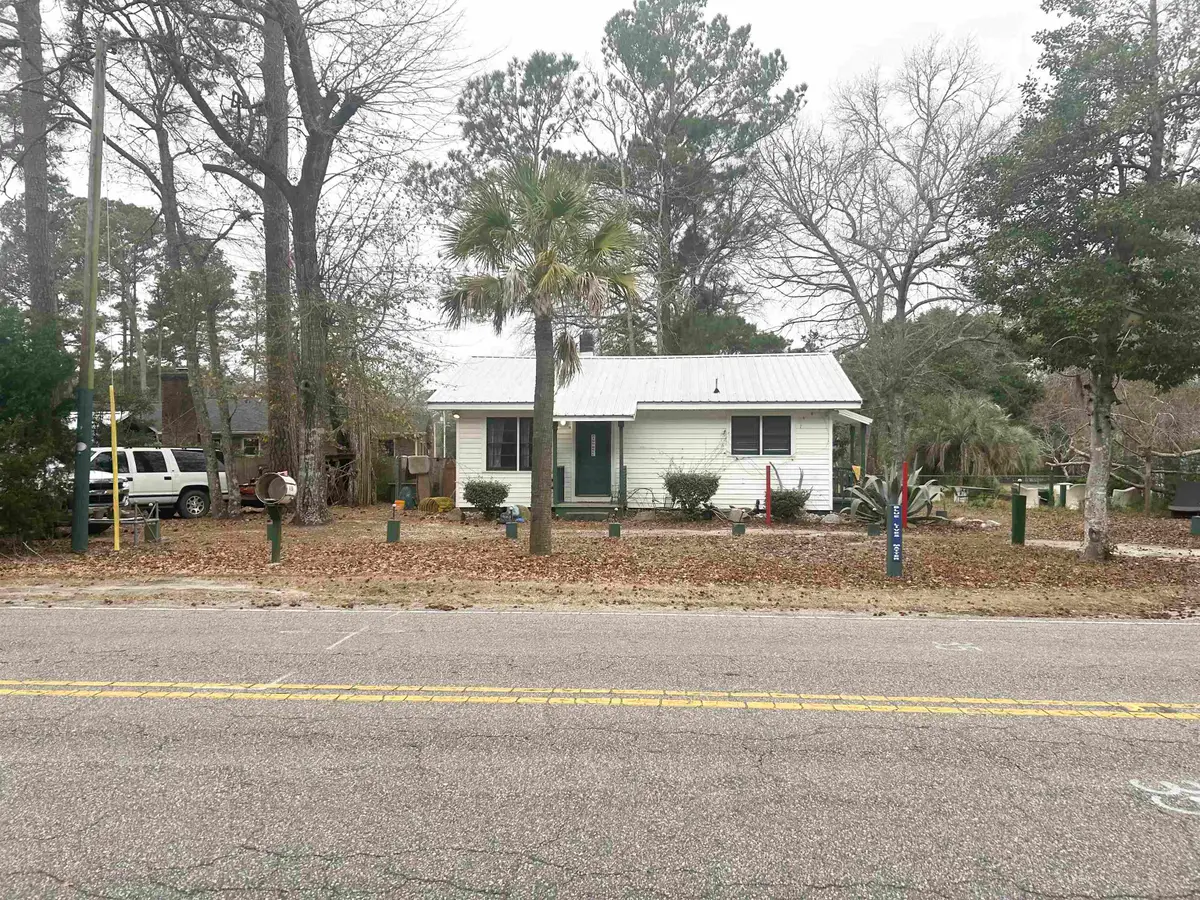 4188 Mineola Ave., Little River, SC 29566 - #1