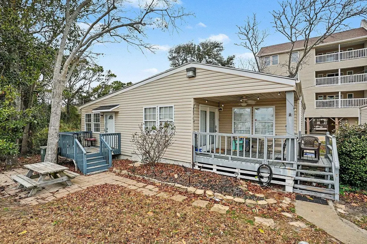 401 28th Ave. S, North Myrtle Beach, SC 29582 - Image #1