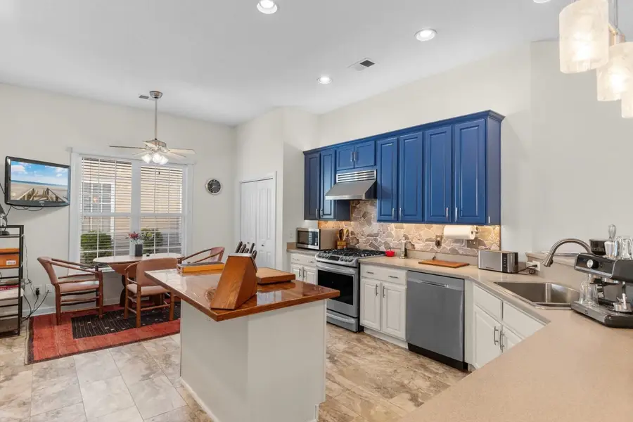 6391 Longwood Dr., Murrells Inlet, SC 29576 - #3