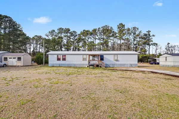 1212 Kingcrest Dr., Loris, SC 29569