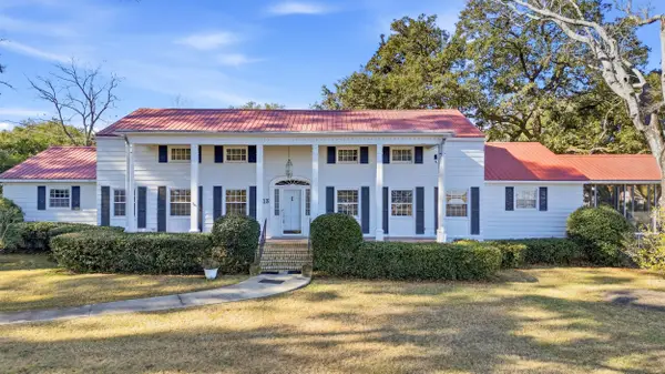 613 Cypress Ct., Georgetown, SC 29440