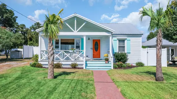 94 Cedar Ave., North Myrtle Beach, SC 29582