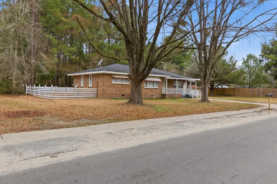 412 Jones Ave., Andrews, SC 29510 - #2