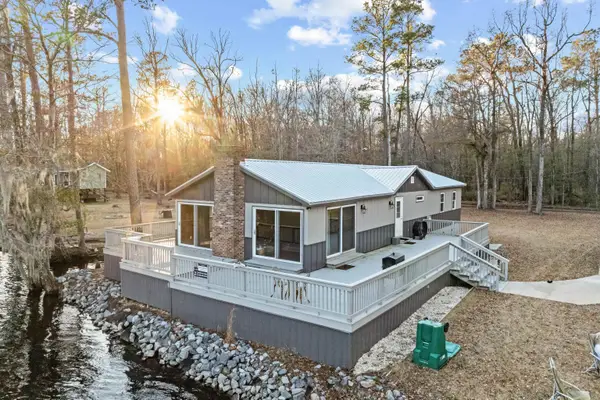 7122 Cox Lake Dr., Mullins, SC 29574