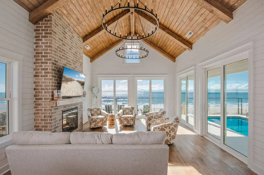 614 Springs Ave., Pawleys Island, SC 29585 - #3