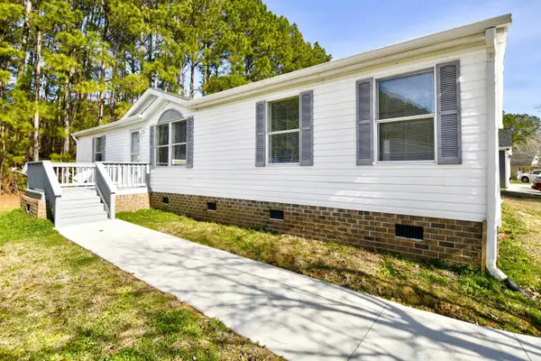 3833 Mayfield Dr., Conway, SC 29526