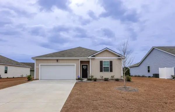 206 Carver Willow Dr., Loris, SC 29569