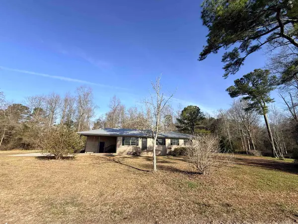2336 Macedonia Dr., Loris, SC 29569