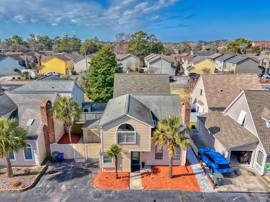 1004 Edge Dr., North Myrtle Beach, SC 29582 - #2