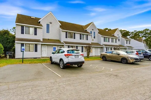 500 Fairway Ln. #8M, Myrtle Beach, SC 29577