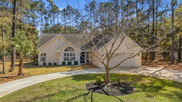 160 Riverbirch Ln., Pawleys Island, SC 29585