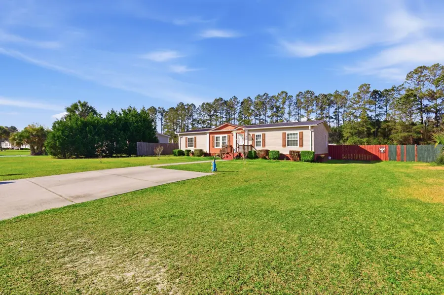 335 Bright Leaf Rd., Loris, SC 29569 - #3