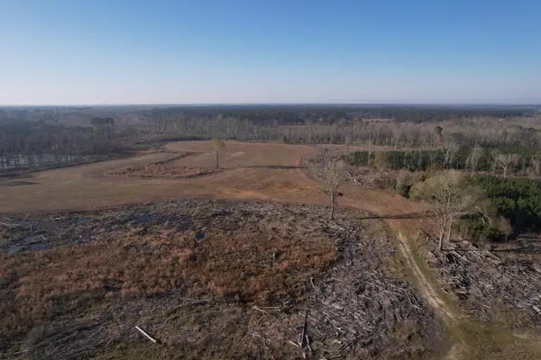 711 Cade Rd., Lake City, SC 29560