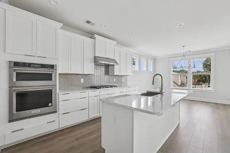 512 9th Ave. S, North Myrtle Beach, SC 29582 - #2