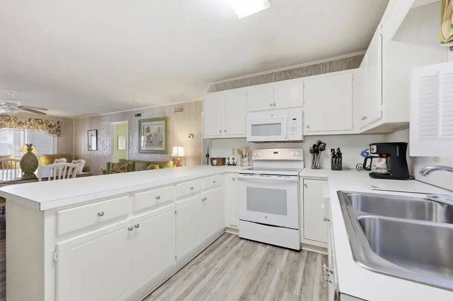 208 4th Ave. N, North Myrtle Beach, SC 29582 - #2