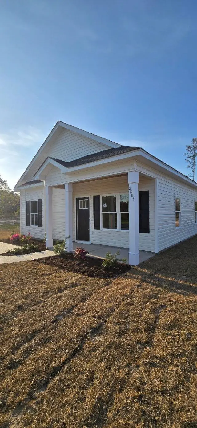 2807 Willowdale Rd., Aynor, SC 29511 - #1