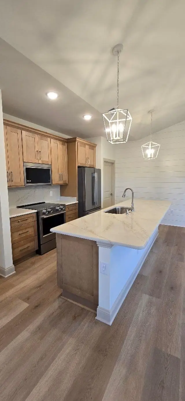 2807 Willowdale Rd., Aynor, SC 29511 - #3