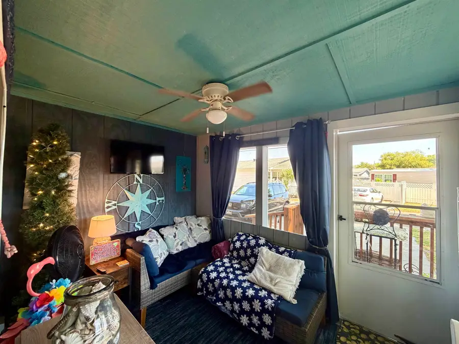 305 Sanddollar Dr., Surfside Beach, SC 29575 - #3