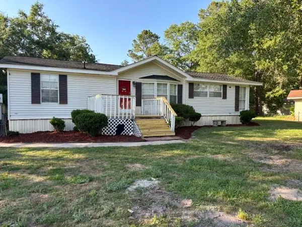 654 Pine Oaks Farm Rd., Aynor, SC 29511