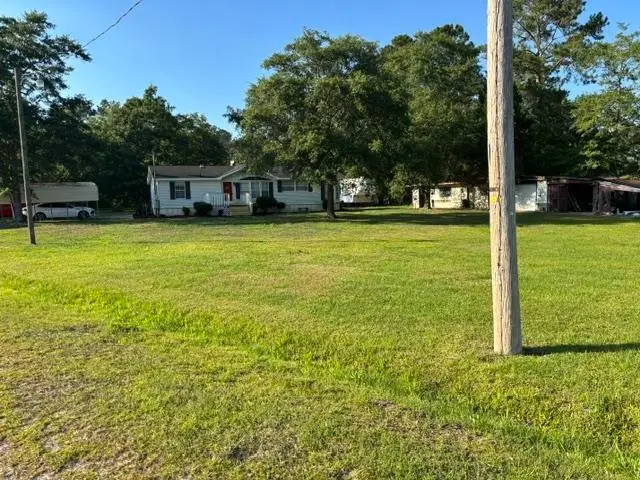 654 Pine Oaks Farm Rd., Aynor, SC 29511 - #2