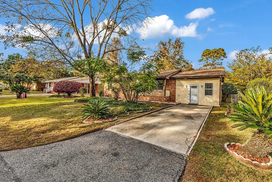 601 Lincoln Ln., Conway, SC 29526 - #3