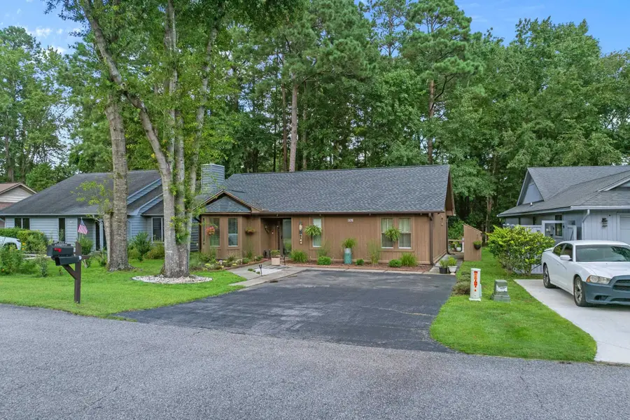 105 Hickory Dr., Conway, SC 29526 - #2