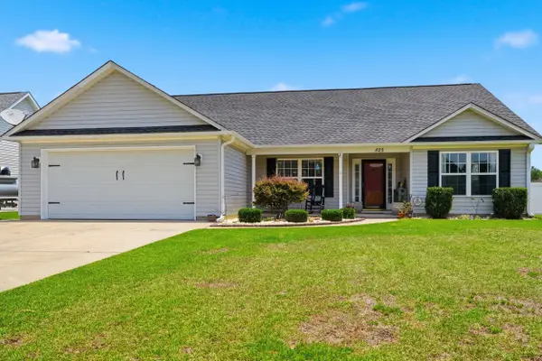 825 Golden Eagle Dr., Conway, SC 29527