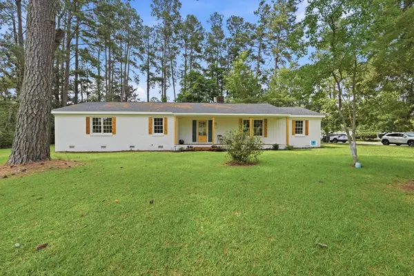 302 Azalea Dr., Mullins, SC 29574