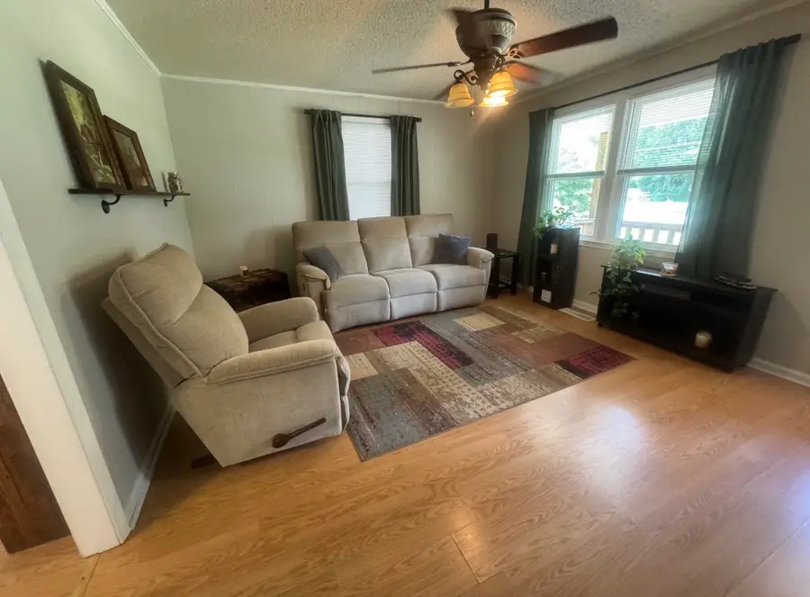 215 South Pine St., Johnsonville, SC 29555 - #3