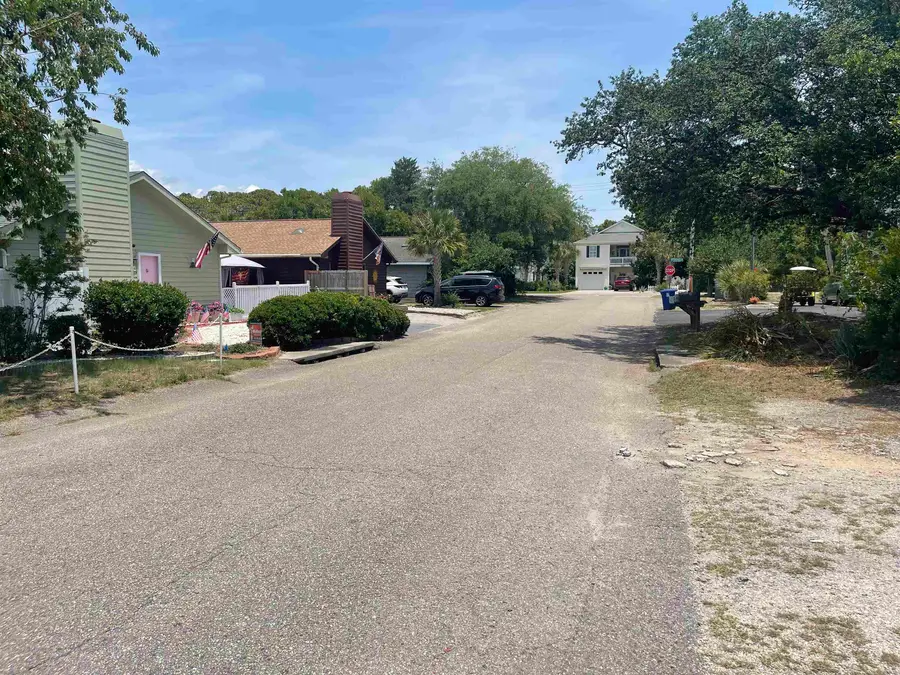2705 Edge Dr., North Myrtle Beach, SC 29582 - #3