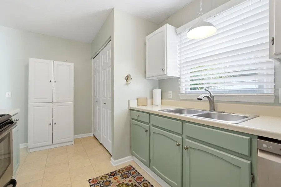 906 Tiffany Ln., North Myrtle Beach, SC 29582 - #3