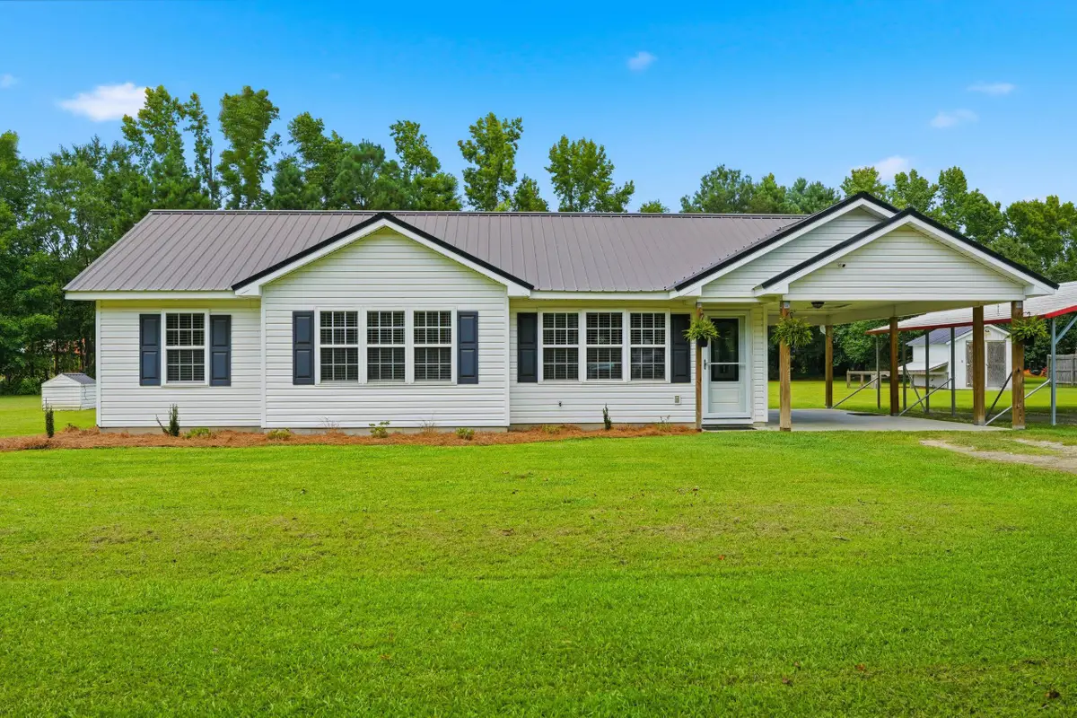 3298 Bakersfield Rd., Loris, SC 29569 - #1