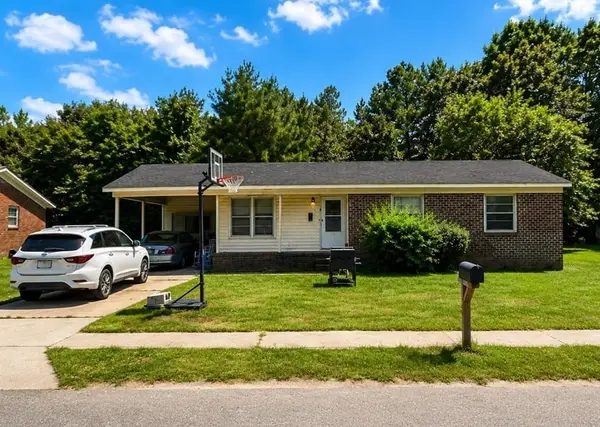 215 Huggins St, Marion, SC 29571