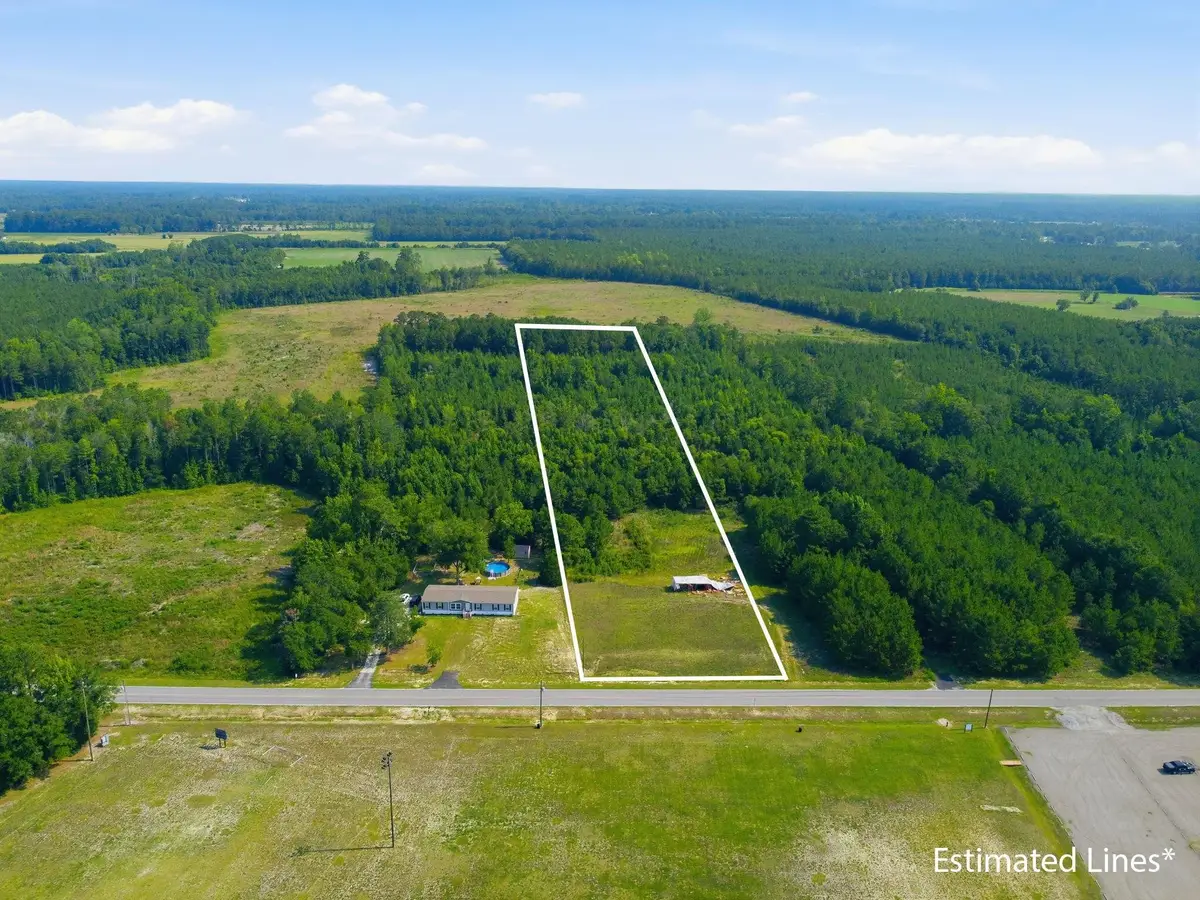 1383 Vereen Rd., Aynor, SC 29511 - #1