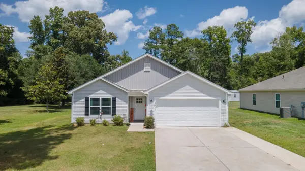 3911 Lake Dr., Loris, SC 29569