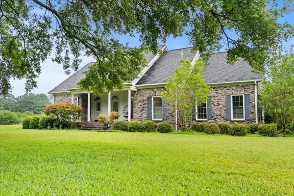 4044 Willow Creek Rd, Florence, SC 29505