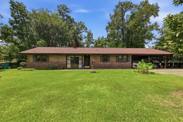 613 Elizabeth St., Georgetown, SC 29440