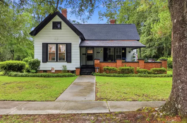 222 E Wine St., Mullins, SC 29574