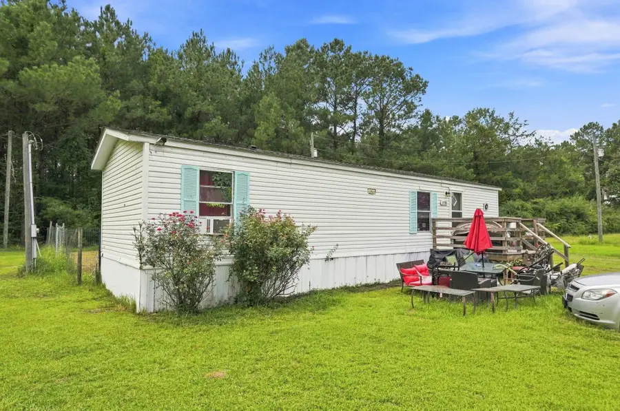 3796 Old Reaves Ferry Rd., Conway, SC 29526 - #2