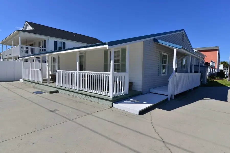 219 27th Ave. N, North Myrtle Beach, SC 29582 - #3