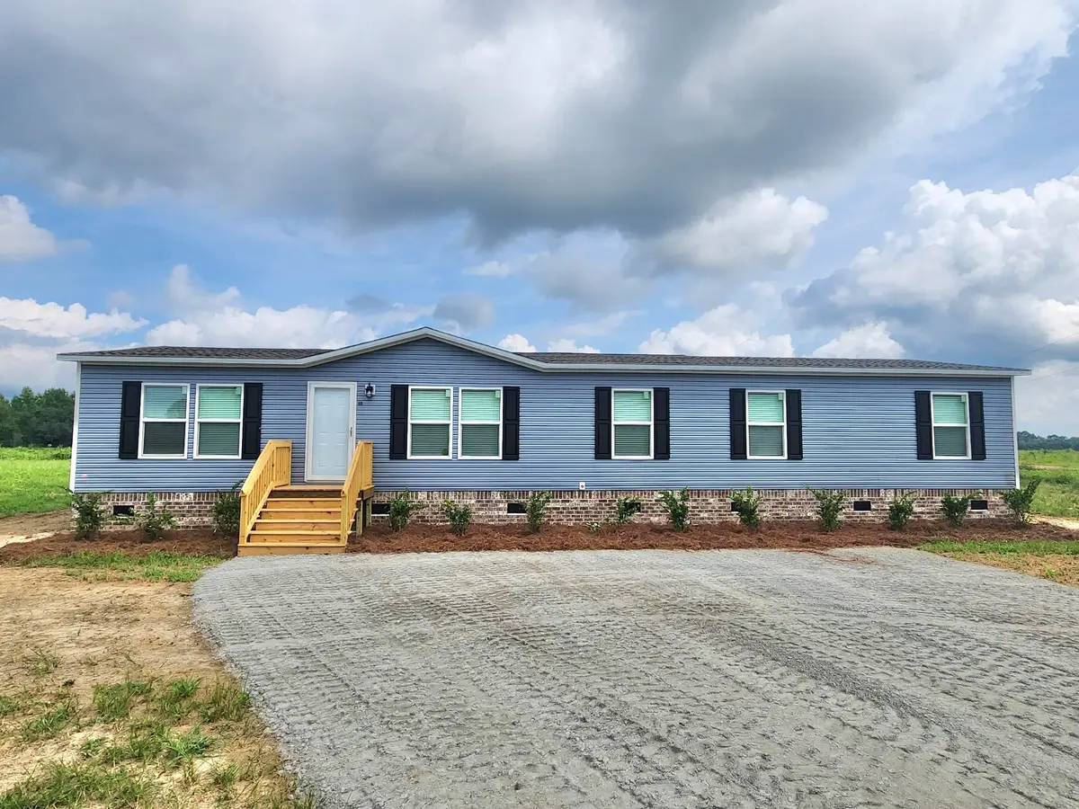 608 Black Branch Rd., Dillon, SC 29536 - #1