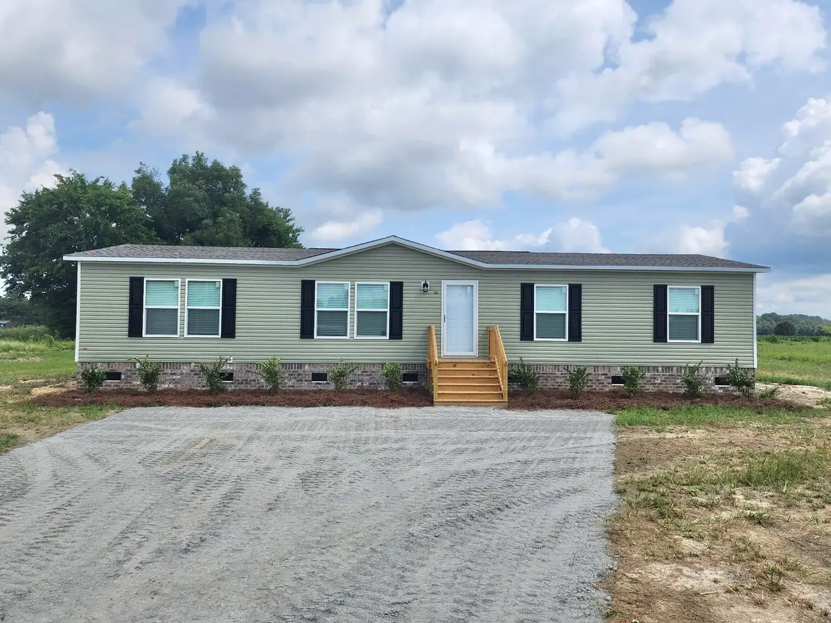 662 Black Branch Rd., Dillon, SC 29536 - #1