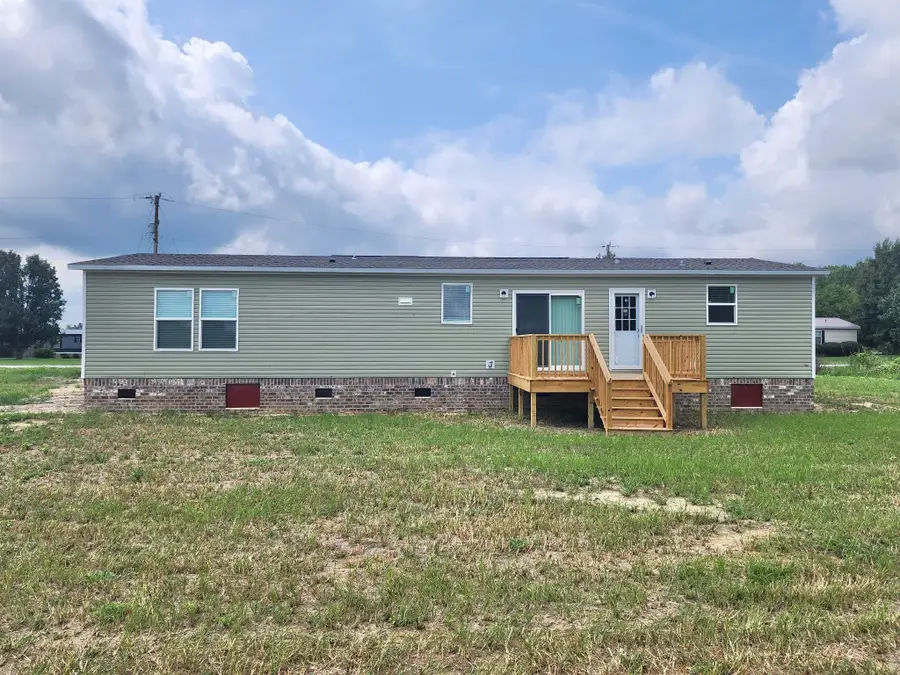 662 Black Branch Rd., Dillon, SC 29536 - #2